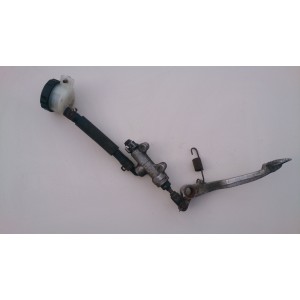 Kawasaki GPX600R Rempomp achter, met reservoir en rempedaal Kawasaki GPX600R Rempomp achter, met reservoir en rempedaal